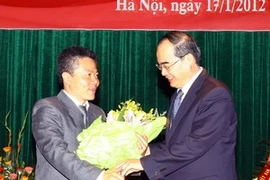 Le vice-Premier ministre Nguyen Thien Nhen et le professeur Ngo Bao Chau à la cérémonie de présentation de VIASM. (Photo: Quy Trung/AVI)