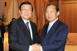 Le président Truong Tan Sang et le président de la Commission du budget de la Chambre basse du Japon Toshihiro Nikai. Photo : VNA