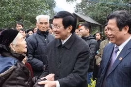 Truong Tan Sang visite lundi la commune de Tan Trao, district de Son Duong. (Photo: Nguyen Khang/AVI)