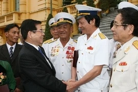 Le président reçoit des vétérans de la "Piste Ho Chi Minh maritime"