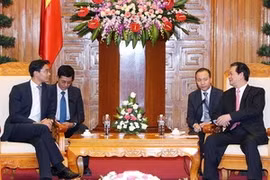 Le Premier ministre Nguyen Tan Dung reçoit le vice-Chancelier et ministre fédéral allemand de l'Économie et des Technologies, M. Philipp Rösler. (Photo: Duc Tam/AVI)