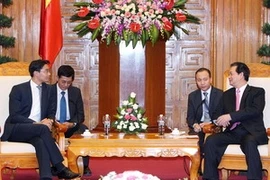 Le Premier ministre Nguyen Tan Dung reçoit le vice-Chancelier et ministre fédéral allemand de l'Économie et des Technologies, M. Philipp Rösler. (Photo: Duc Tam/AVI)