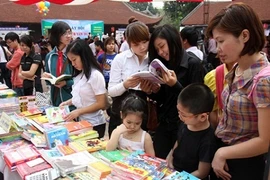 Le 2e salon du livre du Vietnam sera organisé à Hô Chi Minh-Ville du 18 au 21 avril sur le thème «Histoire de la fierté et résister pour un bel avenir». 