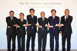 Les chefs de délégations partipent au Sommet Mékong-Japon. Photo: Duc Tam/VNA