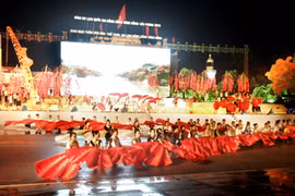 Le Festival de "Hoa Phuong Do" à Hai Phong 2013. Photo : VNA 