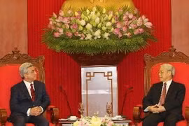 Le secrétaire général du PCV Nguyen Phu Trong reçoit le président arménien Serzh Sargsyan (Photo: Tri Dung/AVI) 