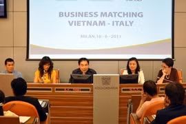 Colloque sur la coopération économique Vietnam-Italie à Milan 
