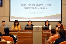 Colloque sur la coopération économique Vietnam-Italie à Milan 