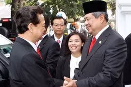 Le président indonésien Susilo Bambang Yudhoyono reçoit le Premier ministre Nguyen Tan Dung. (Photo: Duc Tam/AVI)
