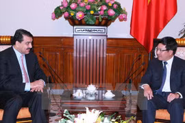 Le ministre vietnamien des Affaires étrangères, Pham Binh Minh, et l'assistant du ministre des AE du Qatar, Mohammed Bin Abdullah Bin Mutib Al Rumaihi. Source: VNA