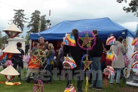 L'ambassade du Vietnam en Norvège a participé au Festival international des enfants 2015, dans la ville norvégienne de Hamar. Photo : DSQ