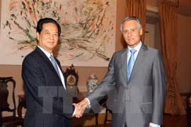 Le PM Nguyen Tan Dung et le Président portugais, Anibal Cavaco Silva. (Source: VNA)