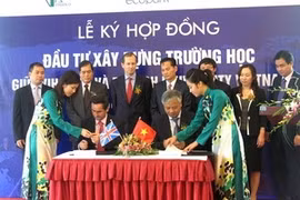 La cérémonie de la signature du contrat. (Photo: Minh Nghia/Vietnam+)
