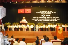 Conférence pour faire le bilan de la campagne “les Vietnamiens consomment vietnamien”, le 16 octobre à Hô Chi Minh-Ville. (Source : VNA)