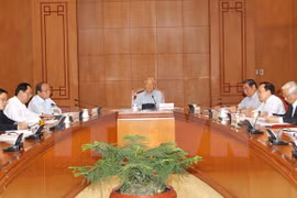 Le secrétaire général du Parti communiste du Vietnam (PCV), Nguyen Phu Trong et le Comité central de pilotage de la lutte contre la corruption. Photo/VNA