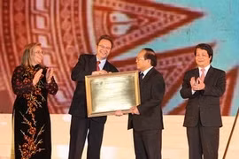 Cérémonie de réception du certificat de l’UNESCO reconnaissant le culte des rois Hùng à Phu Tho en tant que patrimoine culturel immatériel de l’humanité. Photo : Nguyen Khang/AVI 