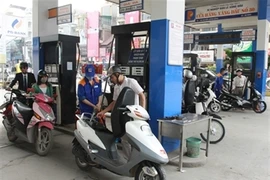 Depuis le début de l’année, les prix des carburants ont augmenté de 4.760 dôngs le litre, soit une hausse de près de 30%. Source: VNA