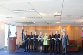 La cérémonie de lever du drapeau de l’ASEAN a été organisée mercredi à la mairie de la ville de Perth, dans l’Etat d’Australie-Occidentale. (Source : VNA)
