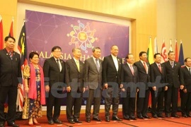 Les représentants des dix pays membres de l'ASEAN à la 13e réunion du Conseil de l'ASCC à Kuala Lumpur. (Photo: Chí Giáp/Vietnam+)