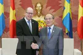 Le président de l’AN vietnamienne Nguyen Sinh Hung et son homologue suédois Urban Ahlin. Photo: VNA