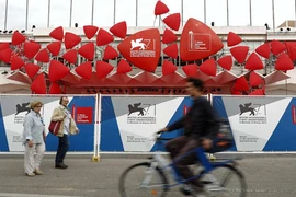 La ville de Venise est inondée de décorations en l'honneur de la Mostra de Venise. (Source : AFP)