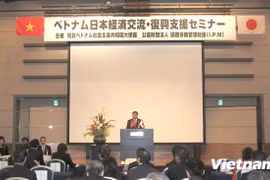 L'ambassadeur du Vietnam au Japon Doan Xuan Hung prend la parole. (Source: VNA)