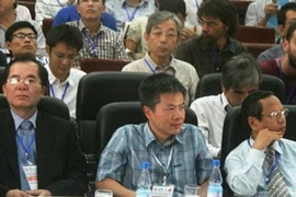 Le professeur Ngo Bao Chau à la conférence (Source: dantri)