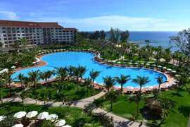 Le Vinpearl Resort Phu Quoc offre 750 chambres d’hôtel cinq étoiles, un complexe de divertissement et un parcours de golf de classe internationale. (Source : VNA)