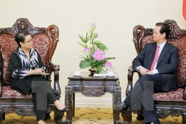 Le Premier ministre Nguyên Tân Dung (droite) et la ministre indonésienne des Affaires étrangères Retno Marsudi. (Photo: Đức Tám/VNA)