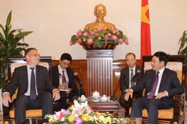 Le vice-PM et ministre des AE Pham Binh Minh et le secrétaire d'Etat du ministère allemand des AE, Markus Ederer. (Source: VNA)