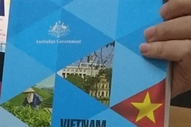 Couverture du livre Guide sur l’environnement de l’apprentissage au Vietnam pour les étudiants australiens. (Source : Net/VNA)