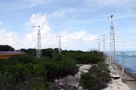 Éoliennes sur l’île de Truong Sa Lon (archipel de Truong Sa). 