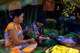 Confection du "Banh Tet". (Source: VNA)
