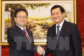 Le président Truong Tan Sang a reçu dimanche à Ho Chi Minh-Ville le secrétaire en chef adjoint du cabinet du Japon, Hiroshige Seko. Photo : VNA