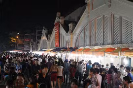 Le marché Dông Xuân. Photo : VNA