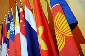 Les pays membres hissent le drapeau de l'ASEAN 
