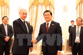 Le président du Vietnam Truong Tan Sang et son homologue russe, Vladimir Poutine. 