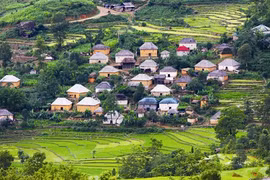Maisons en torchis de l’ethnie Hà Nhi. Photo : Phuong Hoa/VNA