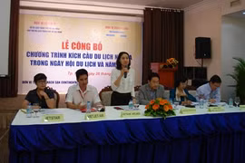 Cérémonie de lancement du programme de soutien du tourisme domestique de 2015, le 26 mars à Hô Chi Minh-Ville. 
