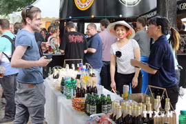 Le stand du Vietnam au 18e Festival international de la bière de Berlin. (Photo: Mạnh Hùng/VNA).
