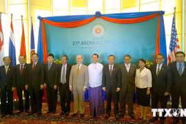 Les chefs des délégations participent au 27e Dialogue ASEAN-Etats-Unis. Photo : VNA