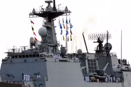 Un navire de la Marine sud-coréenne a jetté l'ancre à Ho Chi Minh-Ville en mars 2014. (Photo : VNA)