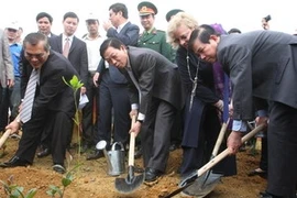 Le président lance la Fête de la plantation d'arbres 