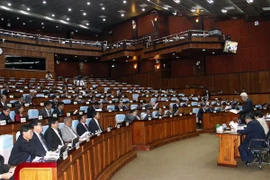 Une séance de travail de l'AN cambodgien du 8 août. (Source: AFP/VNA)