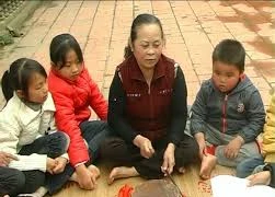 Pour que le xoan soit transmis aux générations futures, certains artistes comme Nguyen Thi Lich sont prêts à donner d’eux-mêmes. Photo:viettri.org.vn