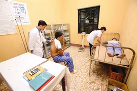Soins aux toxicomanes à Vinh Phúc (Nord). Photo : Anh Tuân/VNA