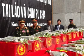 Kon Tum : inhumation des restes de soldats tombés au Laos et au Cambodge
