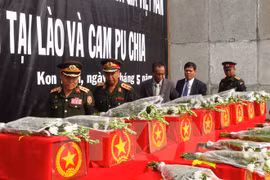 Kon Tum : inhumation des restes de soldats tombés au Laos et au Cambodge