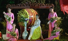 "Ao dai", un joli symbole de la culture vietnamienne 