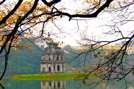 Le lac de l'épée restituée (Hồ Hoàn Kiếm). Photo : Internet